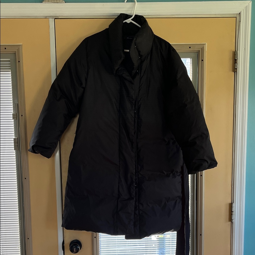 GAP Women's Long Black Puffer Jacket